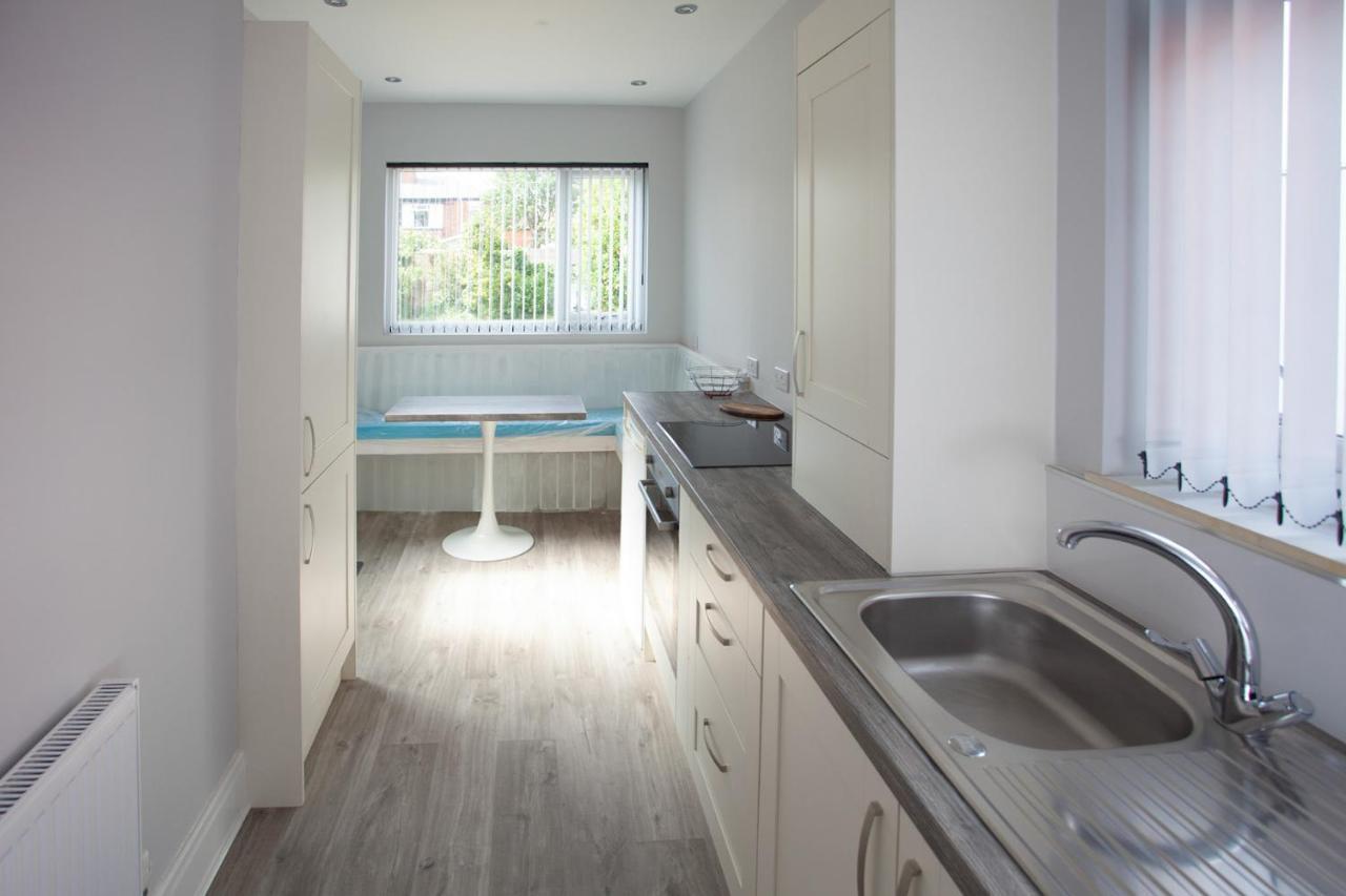 Quiet Residence Close To M6 Preston Samlesbury Bagian luar foto