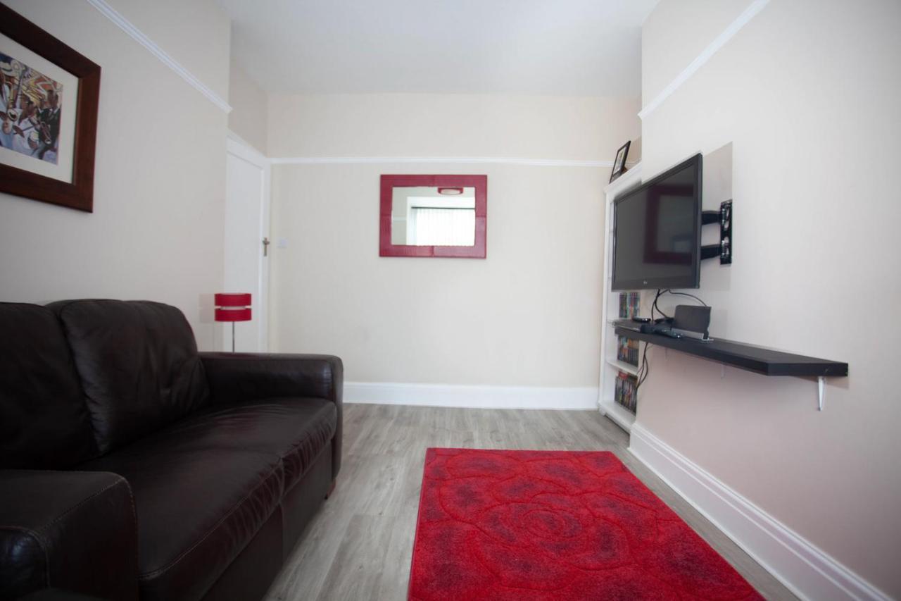 Quiet Residence Close To M6 Preston Samlesbury Bagian luar foto
