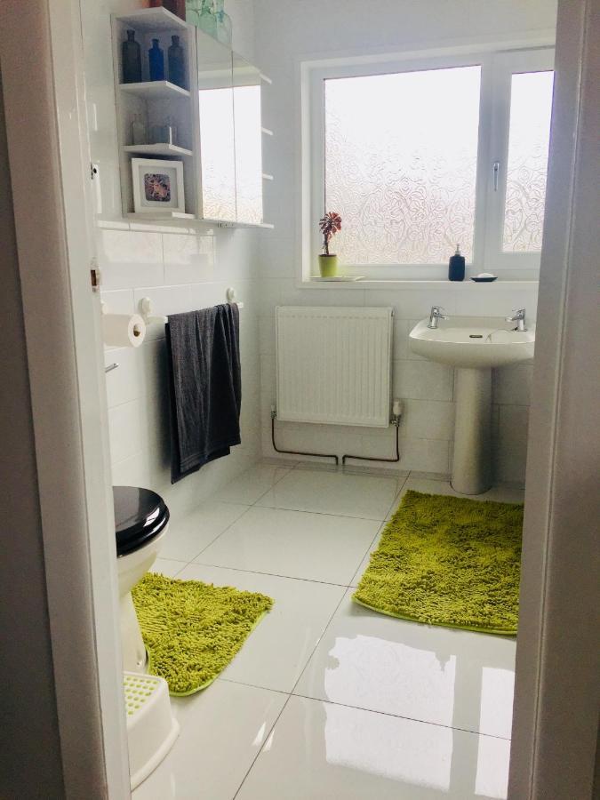 Quiet Residence Close To M6 Preston Samlesbury Bagian luar foto