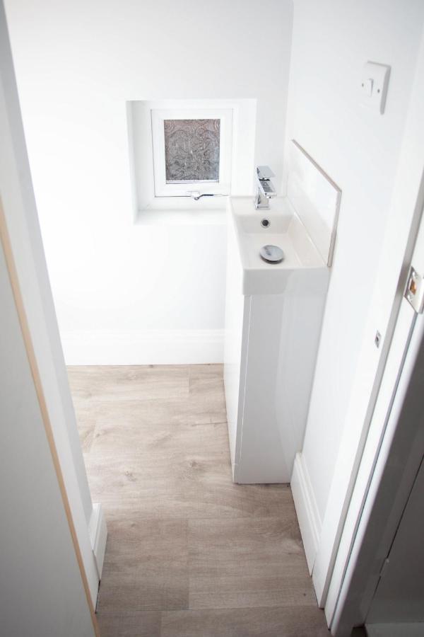 Quiet Residence Close To M6 Preston Samlesbury Bagian luar foto